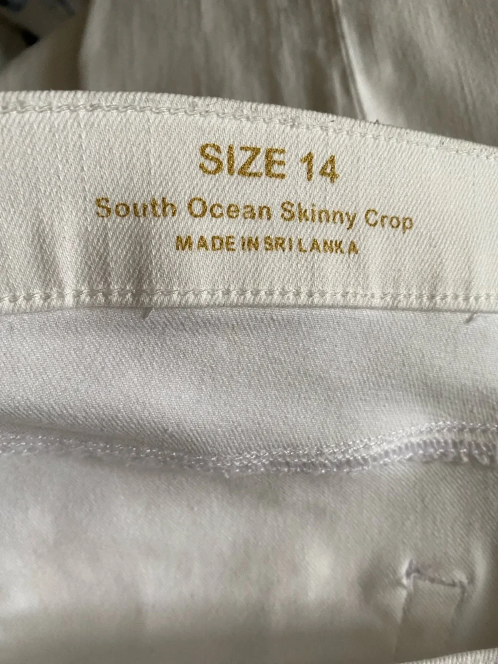 Lilly Pulitzer White Cropped Jeans with Lace Fringe Hem Size 14 - Picture 10 of 17